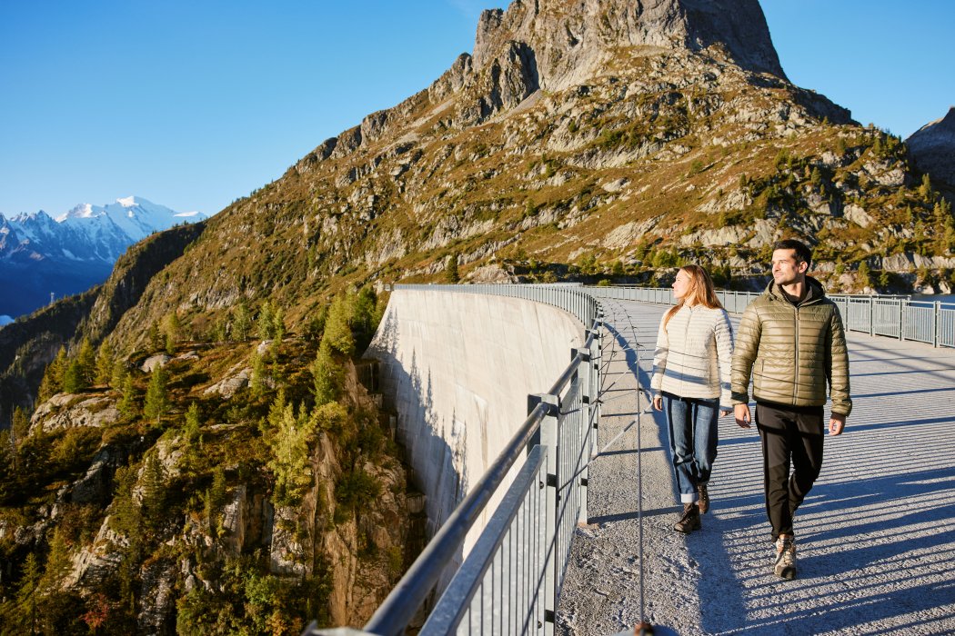 People walking on Emosson Dam