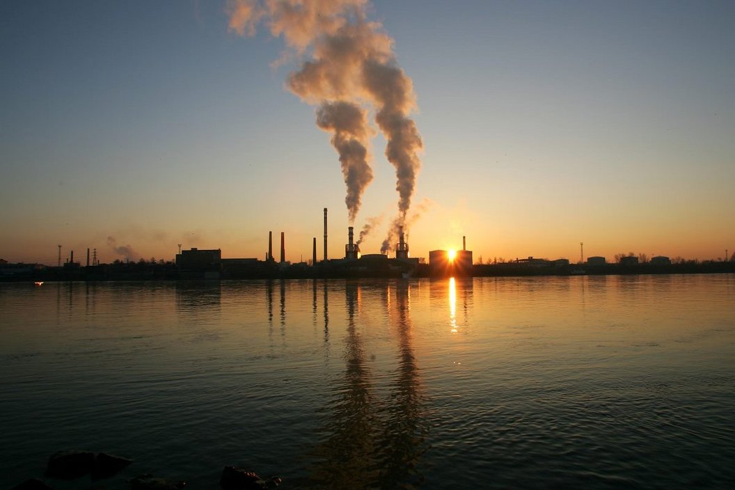 A picture of the sunrise behind the Csepel asset