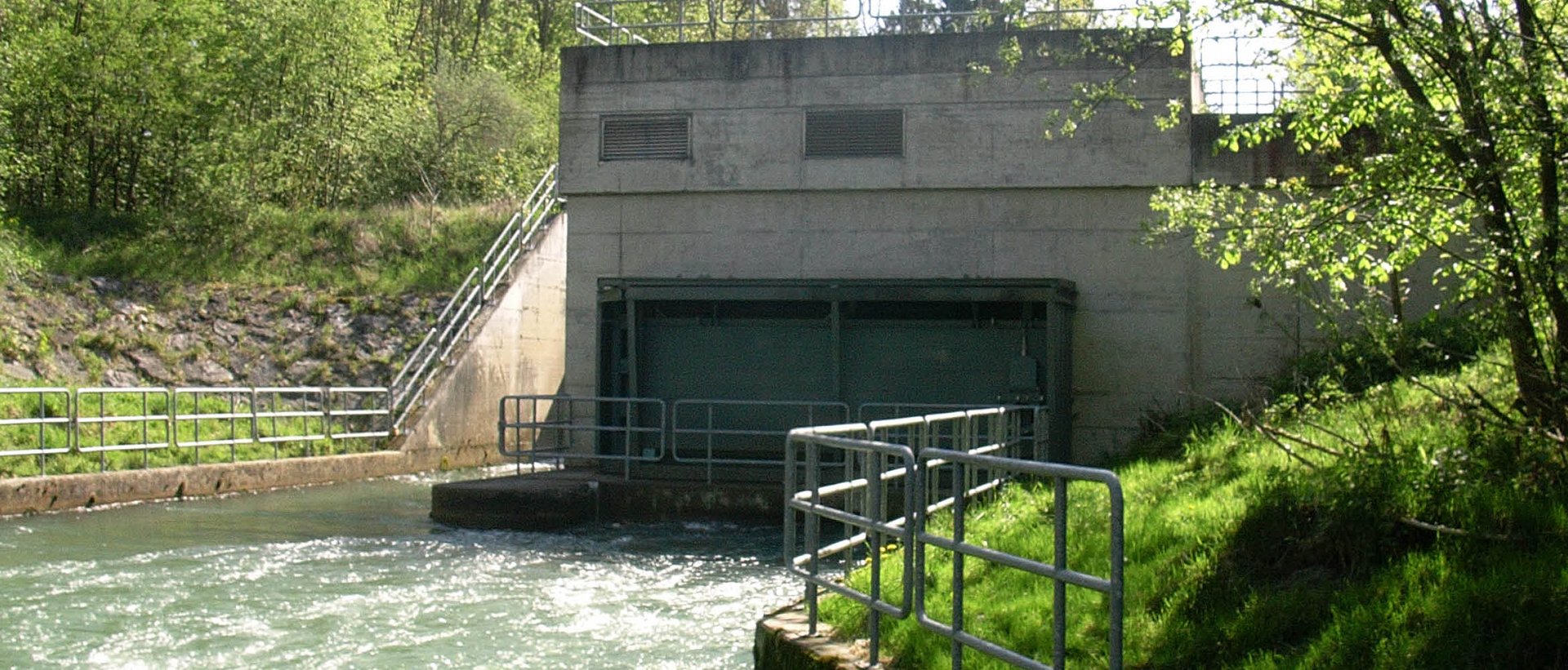 Widen small-scale hydropower plant