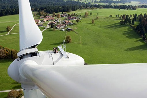 le Le parc éolien du Peuchapatte dans le Jura Suisse